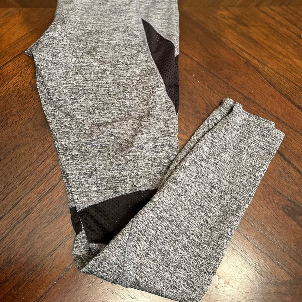 Forever 21 grey and black mesh full length leggings size S never worn